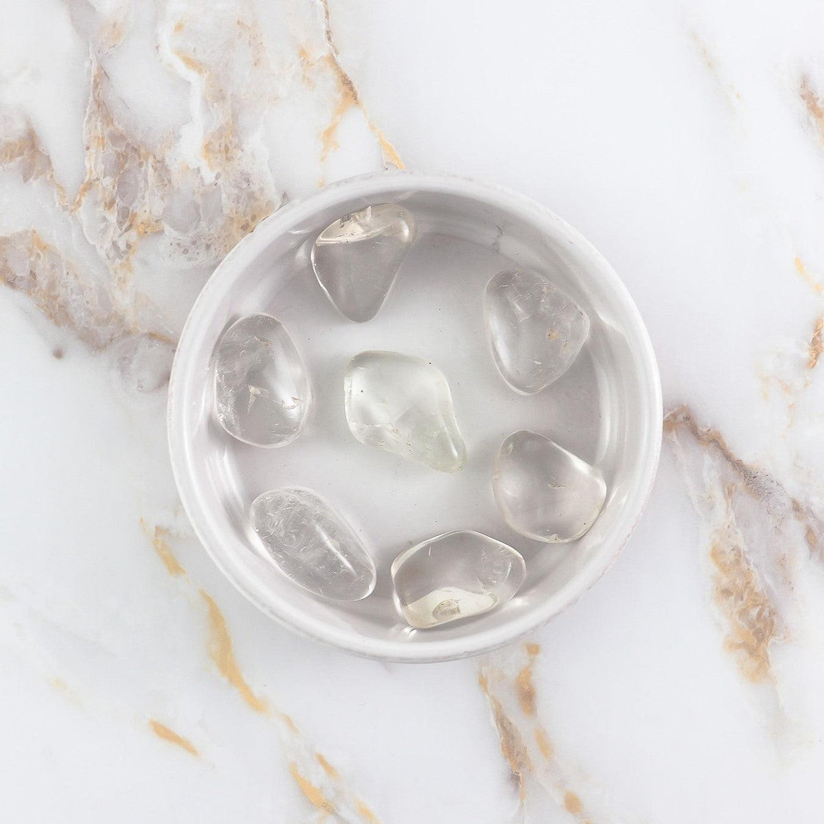 Pierre roulée de quartz clair