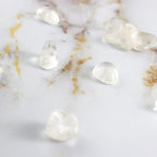 Pierre roulée de quartz clair