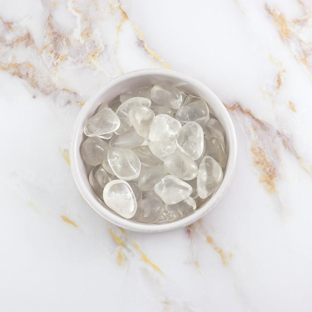 Pierre roulée de quartz clair